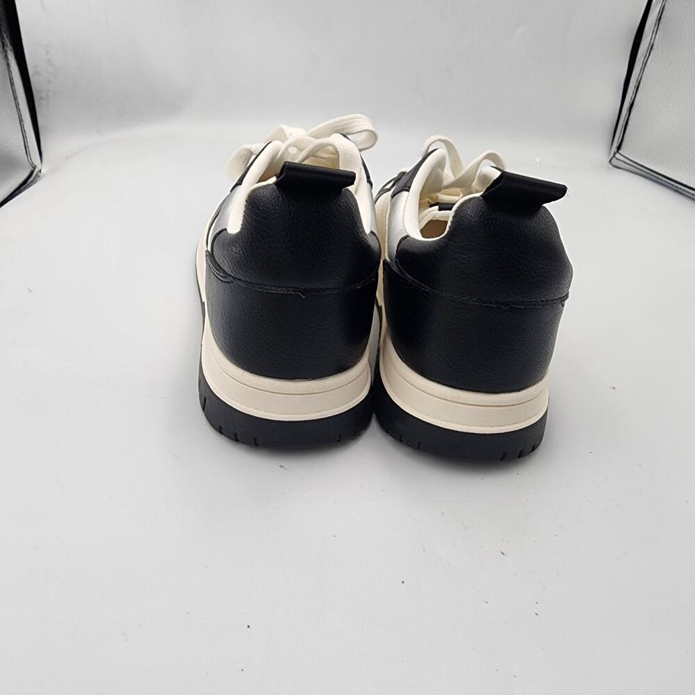 No Boundaries Womens Lace Up White w/Black Trim Comfort Court Sneaker Size 7.5 N - Picture 3 of 12